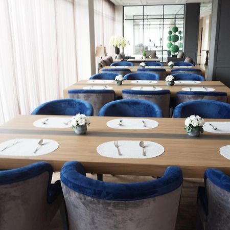 Rivoli Hotel Jakarta Exterior photo
