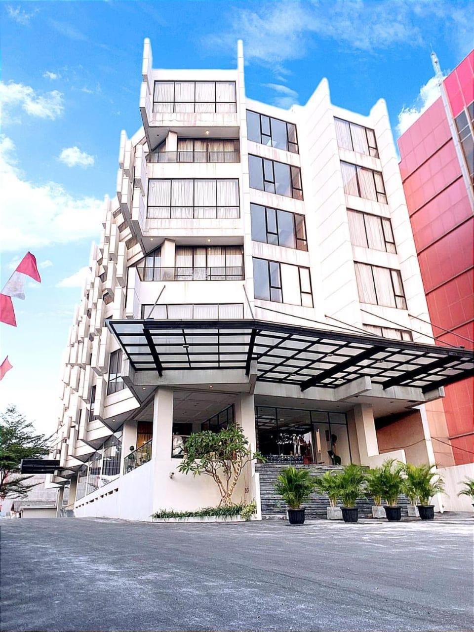 Rivoli Hotel Jakarta Exterior photo