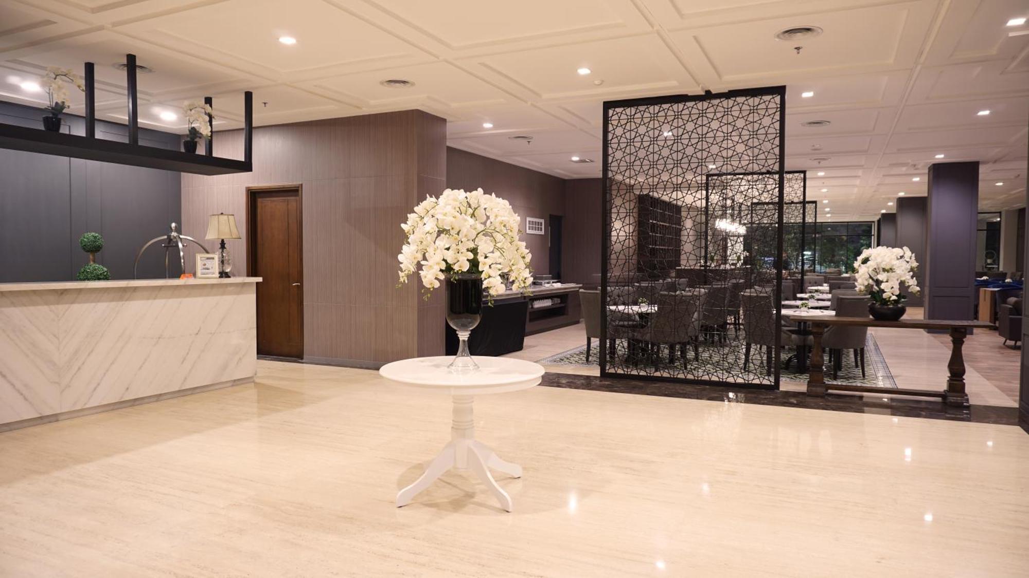 Rivoli Hotel Jakarta Exterior photo