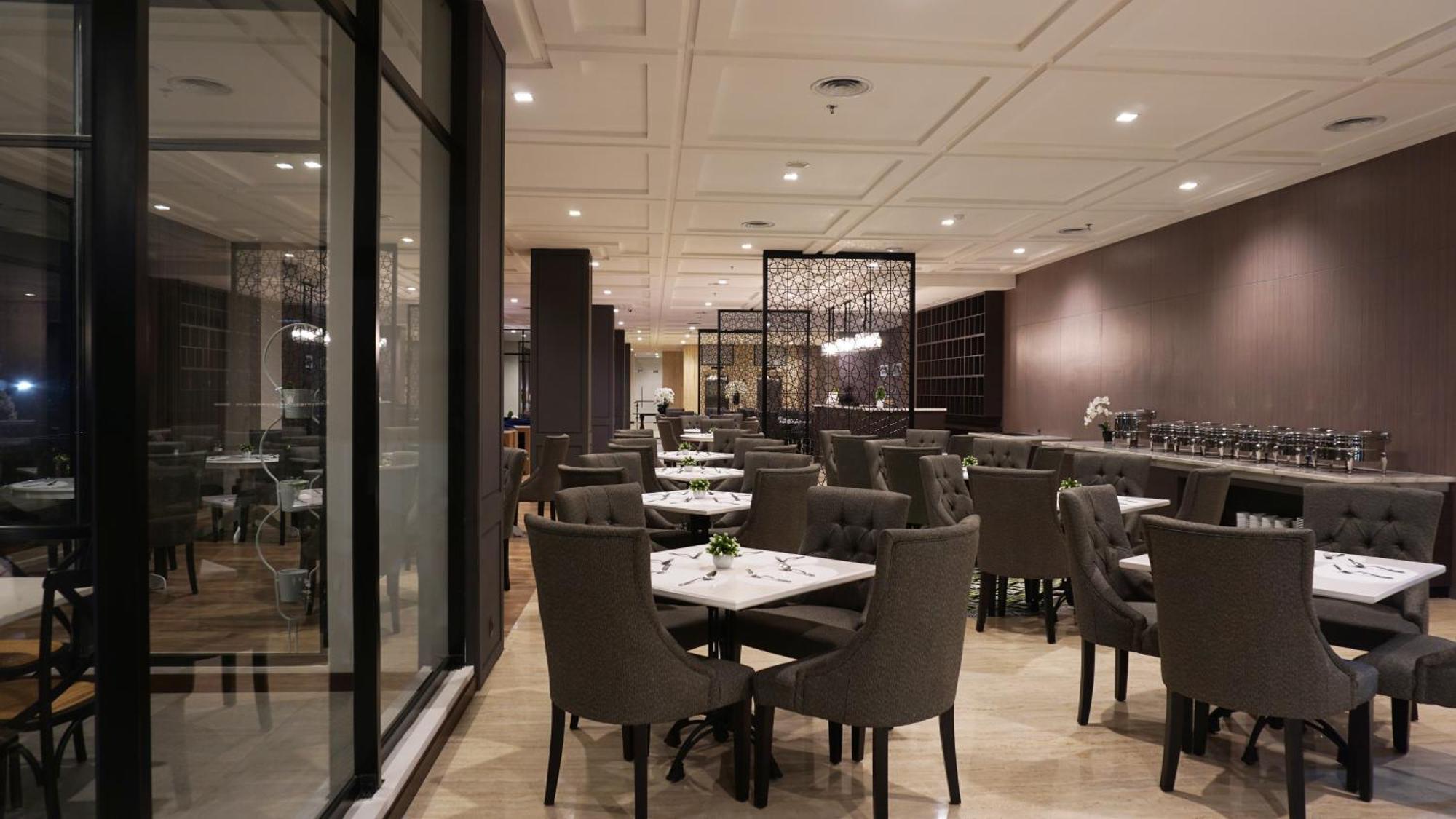 Rivoli Hotel Jakarta Exterior photo