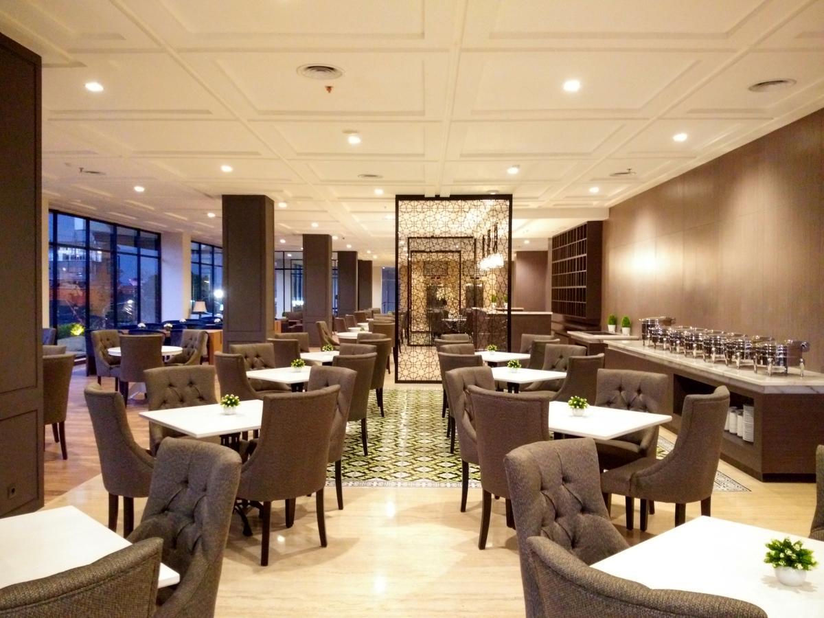 Rivoli Hotel Jakarta Exterior photo
