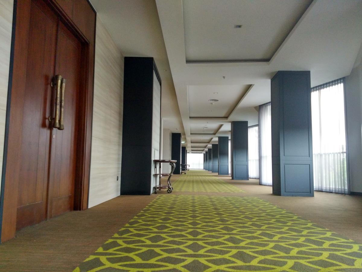 Rivoli Hotel Jakarta Exterior photo