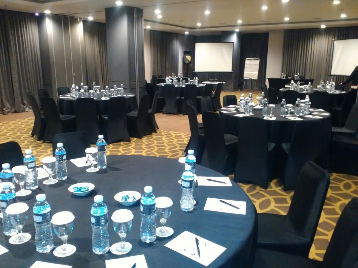 Rivoli Hotel Jakarta Exterior photo